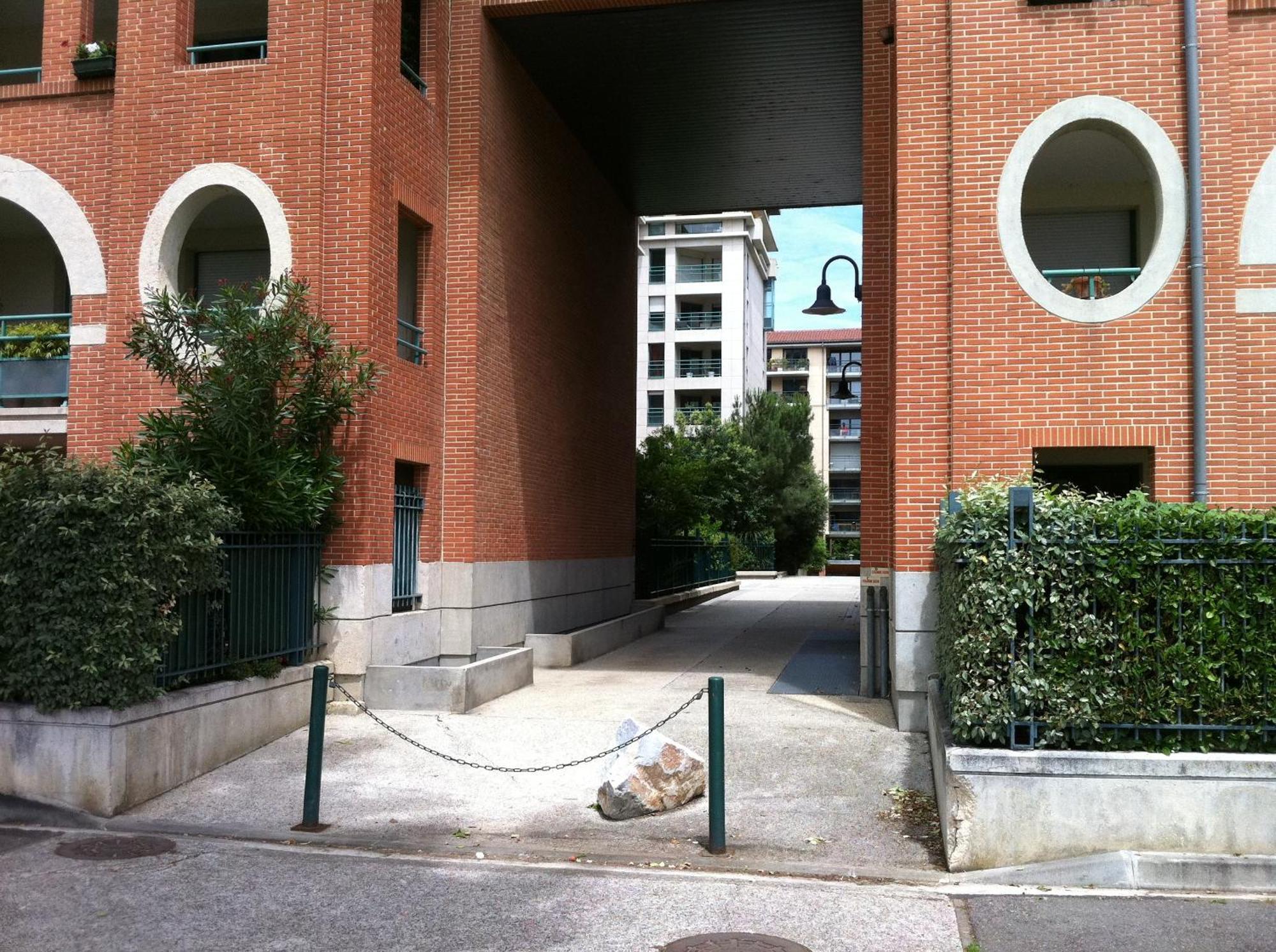 Appartement Standing A Toulouse En Centre Ville Luaran gambar